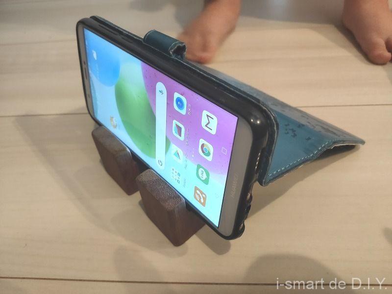 スマホ　ホルダー　木